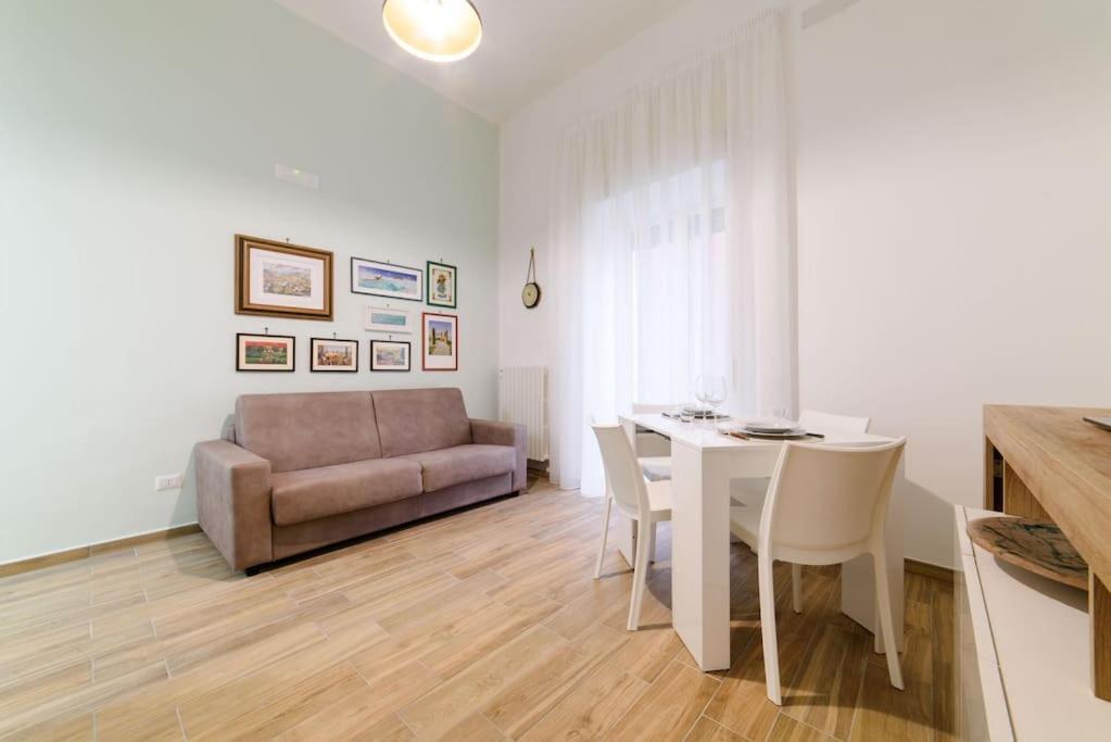 Stazione Treni - Wi-Fi & Netflix Cozy Space Διαμέρισμα Σαλέρνο Εξωτερικό φωτογραφία