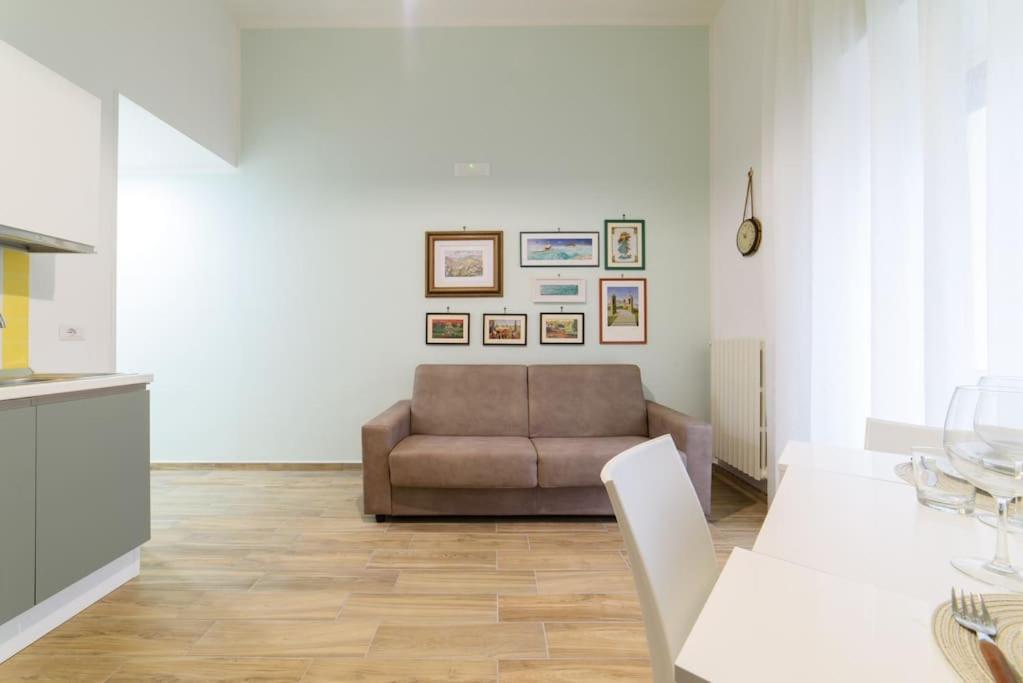 Stazione Treni - Wi-Fi & Netflix Cozy Space Διαμέρισμα Σαλέρνο Εξωτερικό φωτογραφία