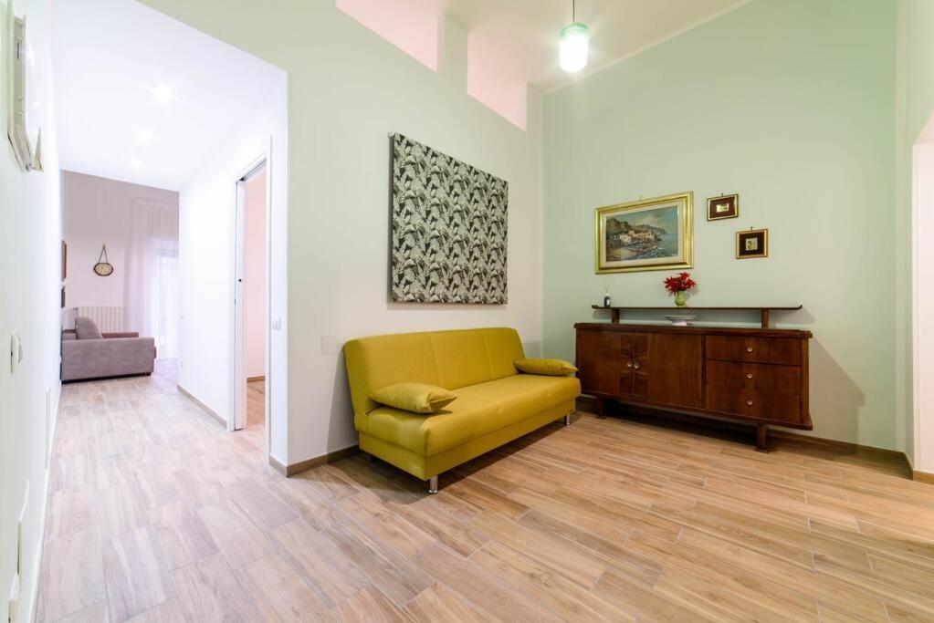 Stazione Treni - Wi-Fi & Netflix Cozy Space Διαμέρισμα Σαλέρνο Εξωτερικό φωτογραφία